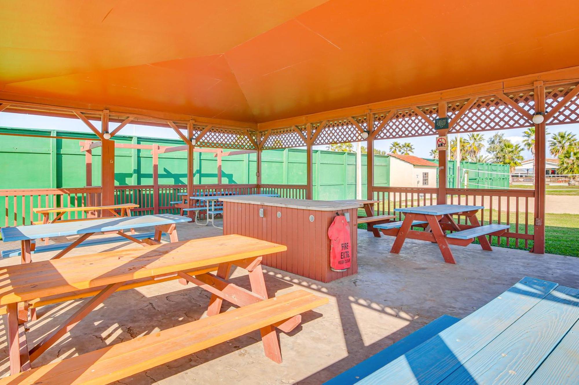 Cozy Waterfront Port Isabel Cottage With Deck! Dış mekan fotoğraf